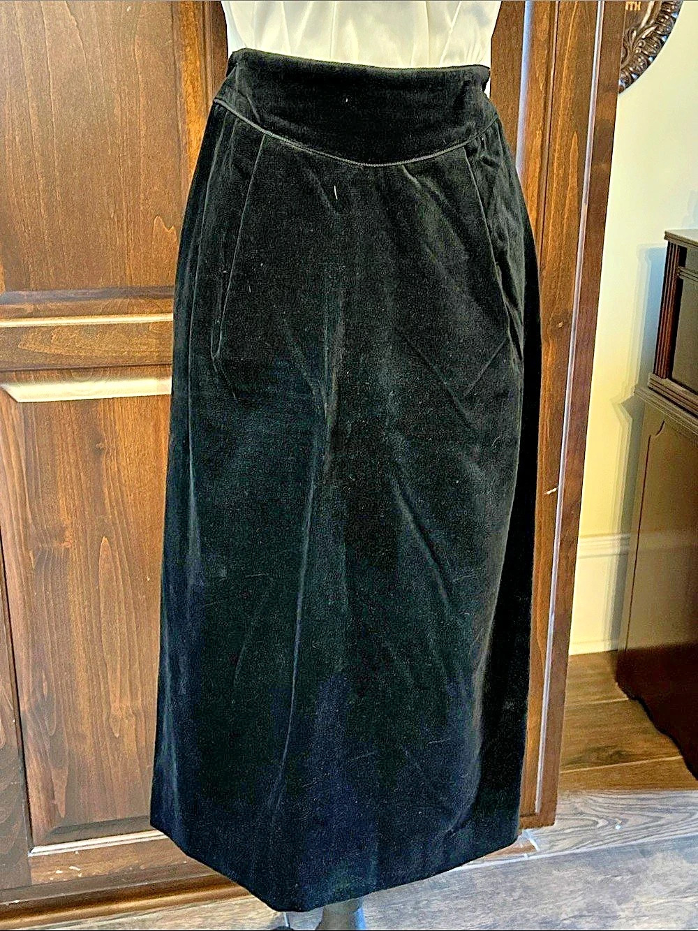 Susan Bristol Velvet Midi Skirt Size Sz 4/6